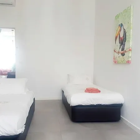 Near Timeout Market Lift & Aircon By Ld Apartment *